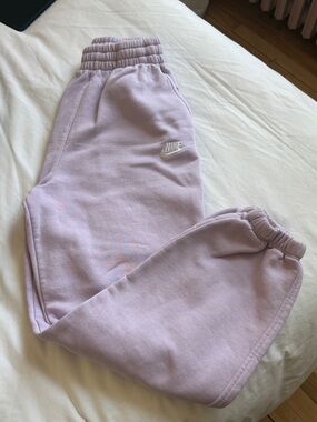 Nike Kids Lavender Pullover-Style Joggers with White Swoosh